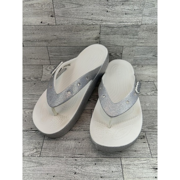 Crocs Platform Flip Flop Sandals Womens Size 7 Silver Glitter Wedge Beach Shoes - Picture 1 of 12